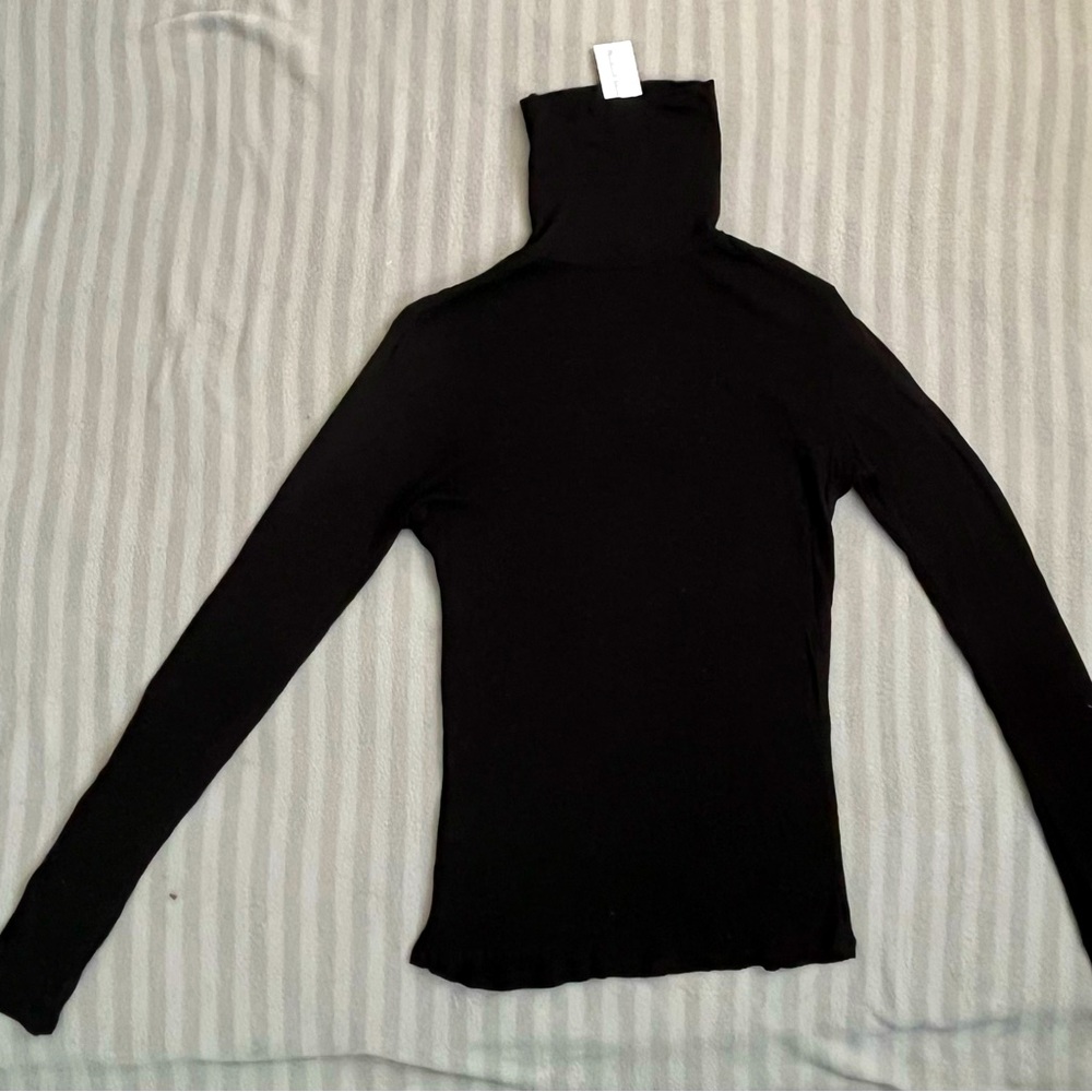 Michael Stars Lightweight Ribbed Turtleneck - SM with tags on